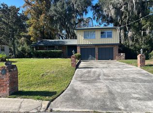 1742 Memory Ln, Jacksonville, FL 32210