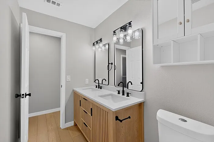 2200 Winona Dr — Photo 36