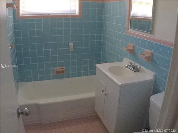 2nd image of 6944 Byron Ave APT 7