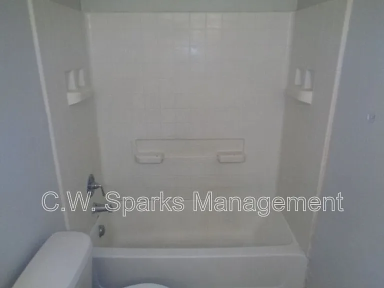 13651 Biggs St — Photo 27
