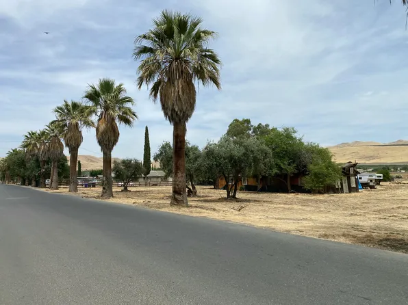 1040 N Lime Street, Porterville, CA 93257