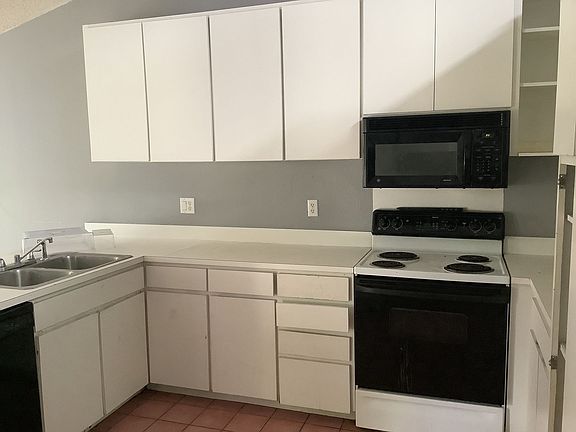 4th image of 1035 Burrisridge Dr