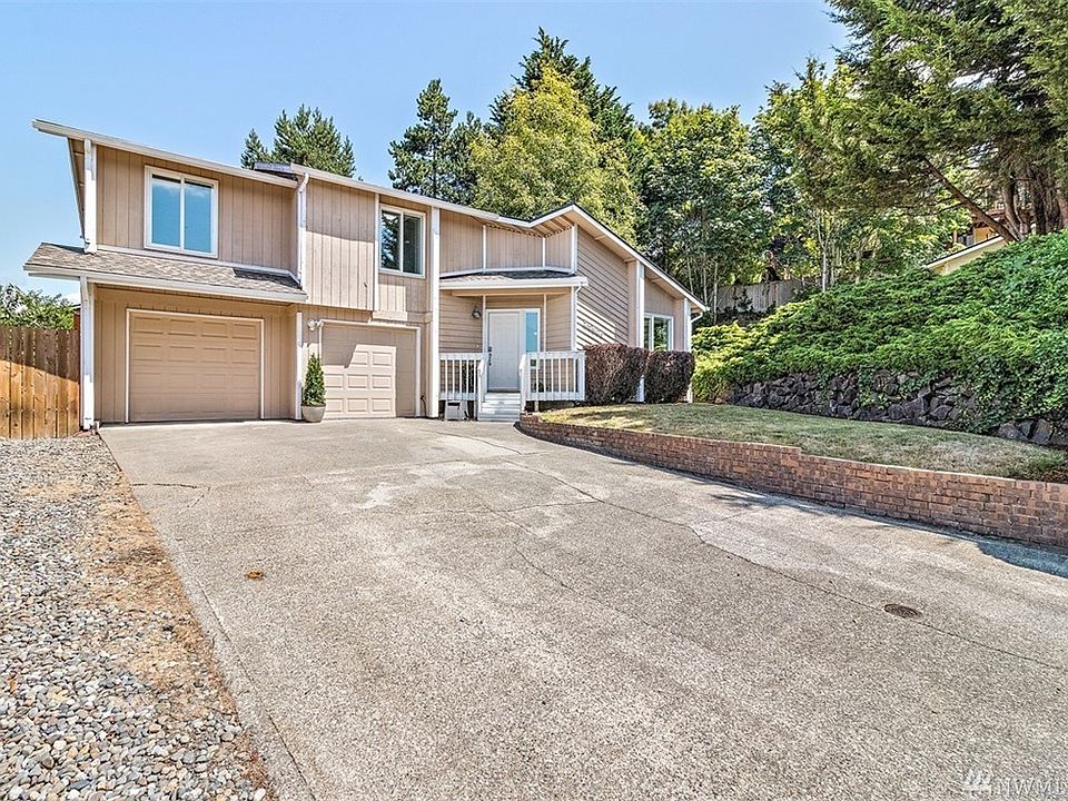 Located at the end of the cul-de-sac, in addition to the two car garage there is generous off street parking in the driveway or on the gravel off to the side. From the Brand New Roof to the Laminate Flooring, Quartz Counters and New Carpeting this one is Move-in Ready!