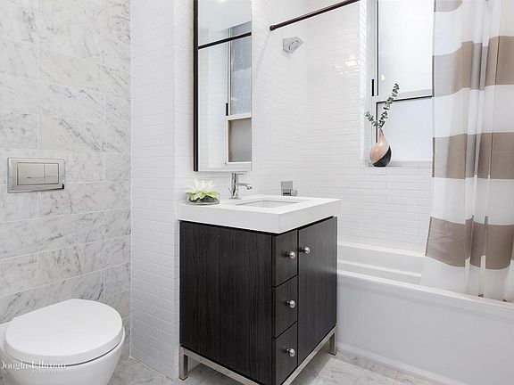 5th image of 416 52nd St APT 613