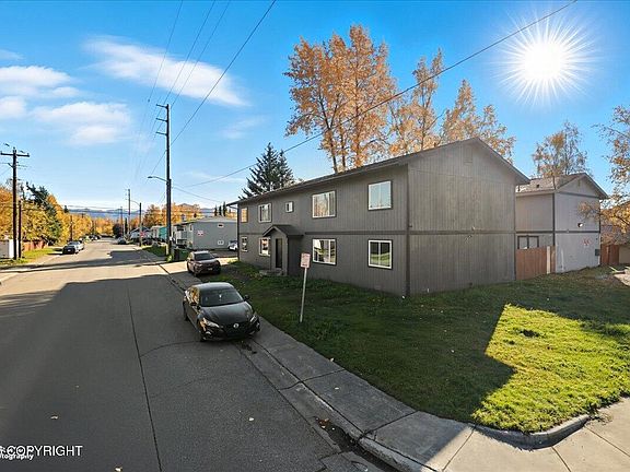 4th image of 4404 Thompson Ave