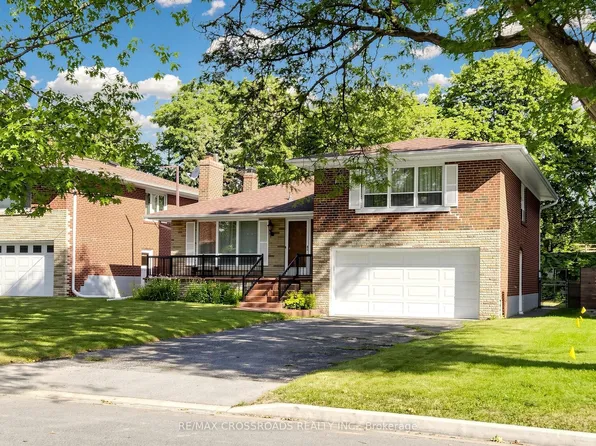 130 Betty Ann Dr, Toronto, ON M2N 1X4