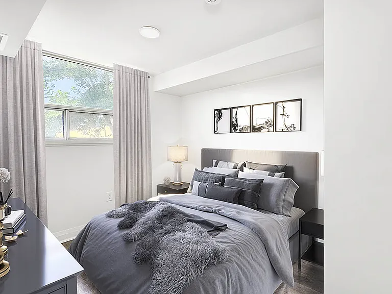 181 John St N — Photo 18