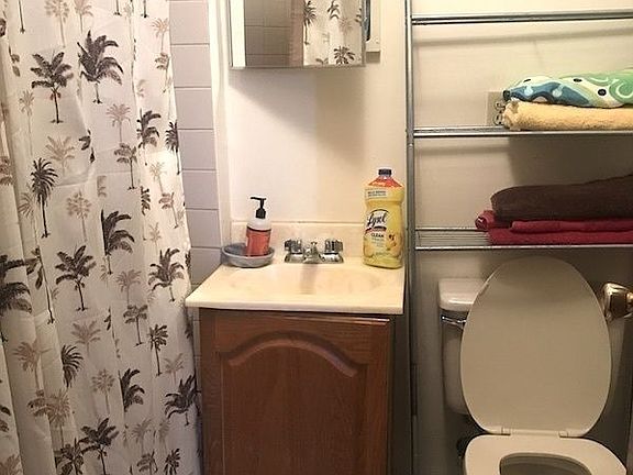 5th image of 3210 30th Ave APT 2R