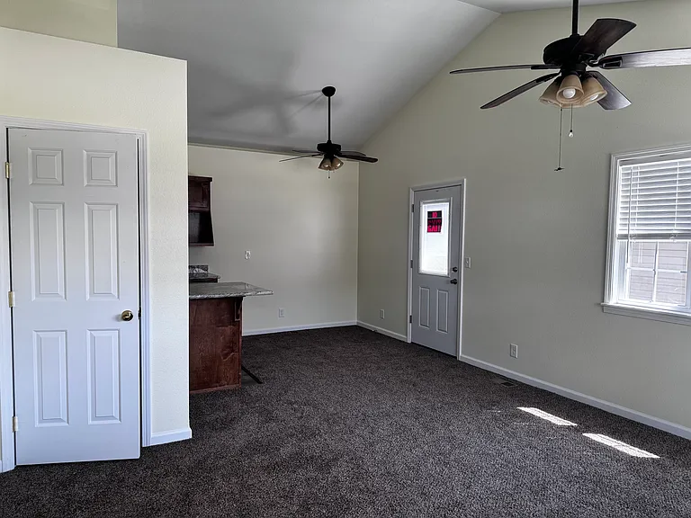 815 S Greenwood Dr — Photo 3