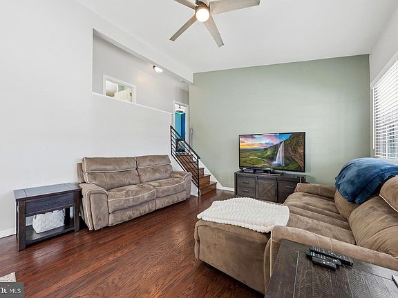 3rd image of 315 Walker Rd