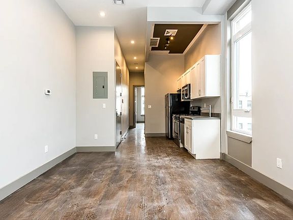 3rd image of 230 Jefferson St #2R