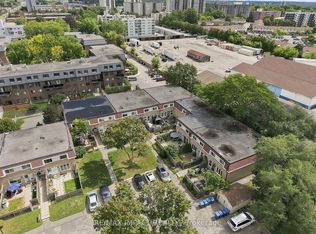 33 Taunton Rd W #28, Oshawa, ON L1G 7B4