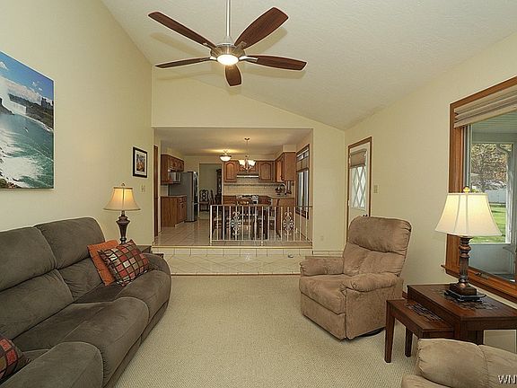 3rd image of 718 Sara Ct