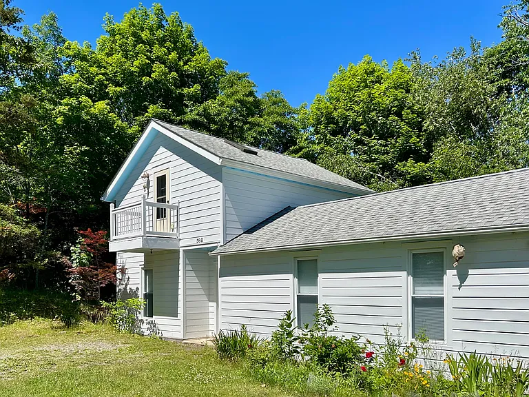 58 Shore Dr #B — Photo 16