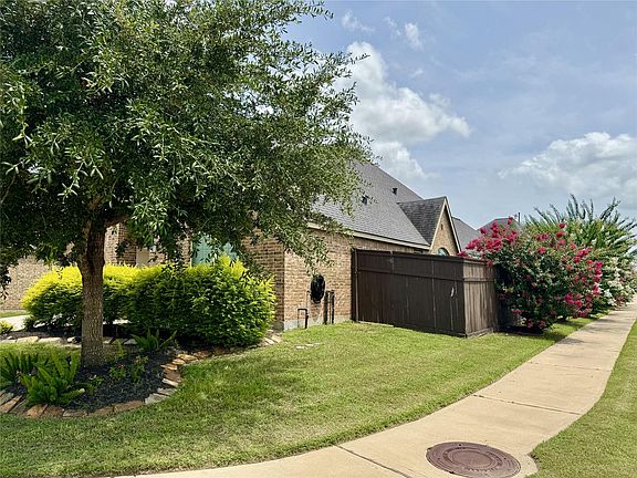3rd image of 29147 Crystal Rose Ln