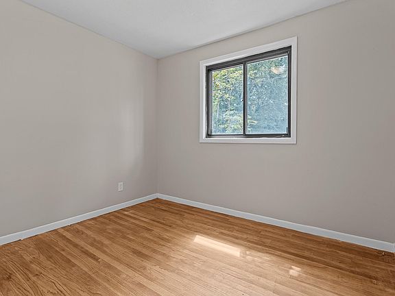 5th image of 1426 Springview Dr