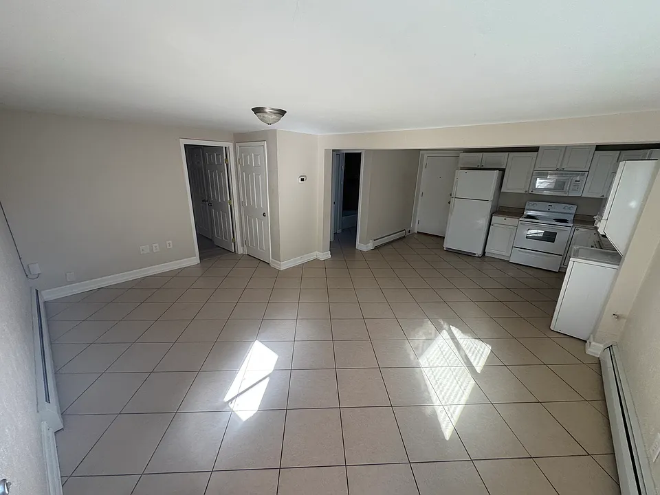 2413 N Nevada Ave #5