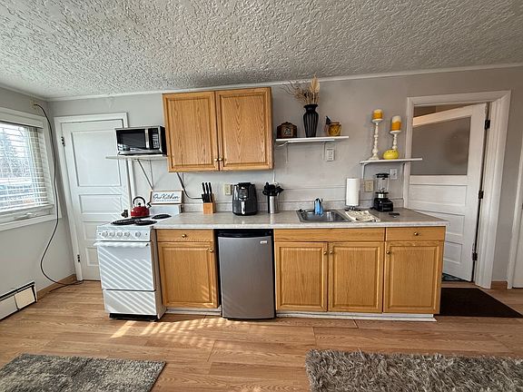 3rd image of 1411 3rd Ave #2