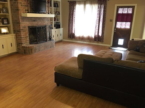 2nd image of 205 Wilshire Dr