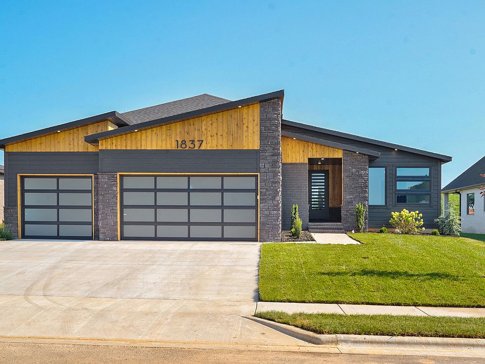 1st image of 1837 E Skyline Avenue