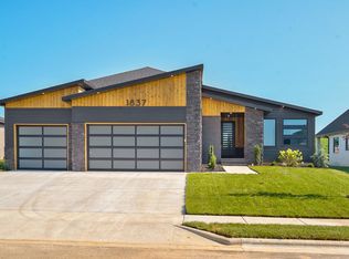 1837 E Skyline Ave, Ozark, MO 65721