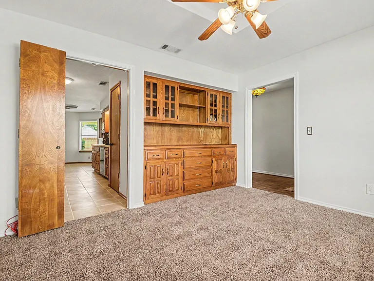 2313 Cliffside Dr — Photo 5