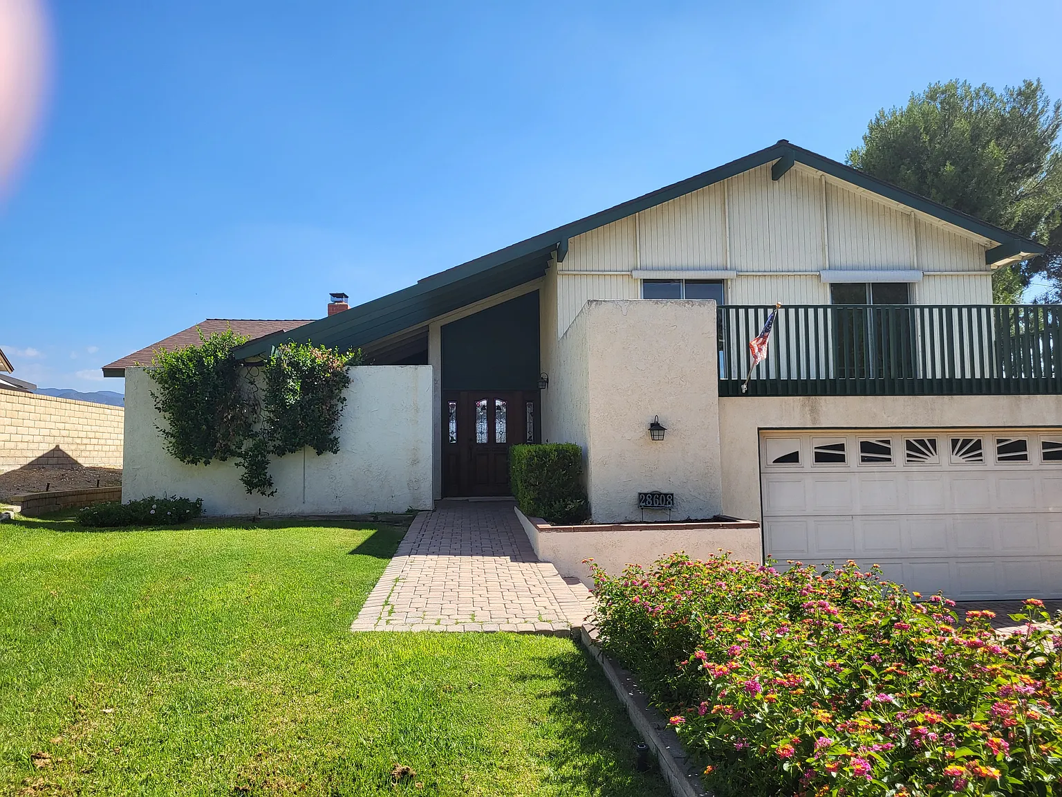 3 bed, 2108 sqft, $3,850 — Photo 1