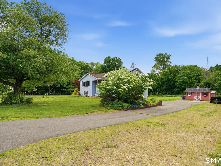60 Hoffman Rd — Photo 9