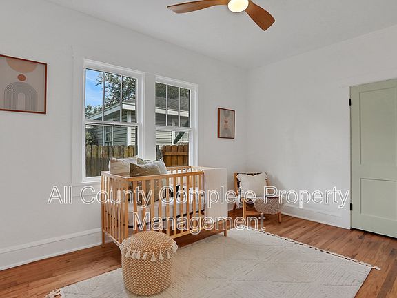 3rd image of 4725 French St