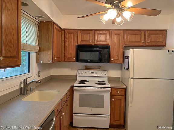 3rd image of 1704 Brentwood Dr #544