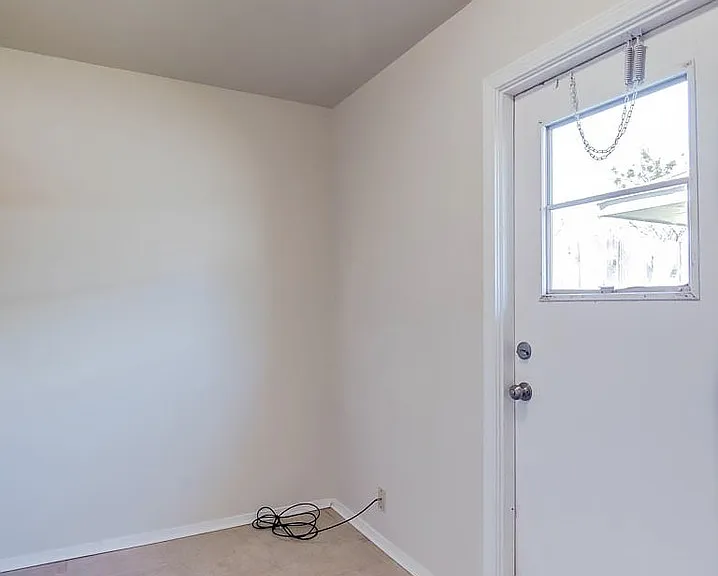 1407 Akron Dr — Photo 18