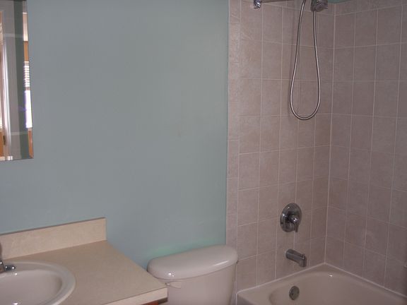 4th image of 74 Beacon Ln #102