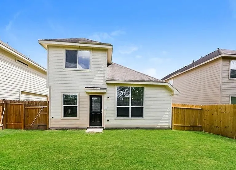 10939 Myrtle Oak St — Photo 2
