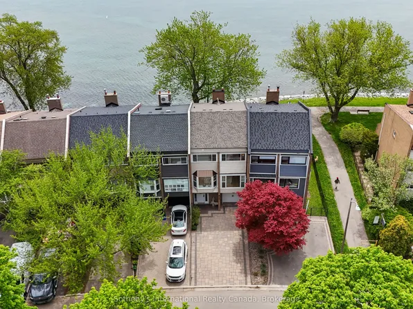 2066 Waters Edge Dr, Oakville, ON L6L 1A4