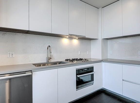 3rd image of 501 West Ave #1200