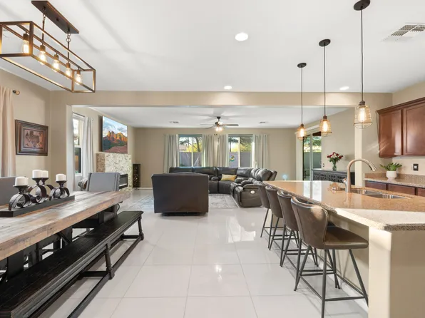 3810 W LAPENNA Drive, Phoenix, AZ 85087