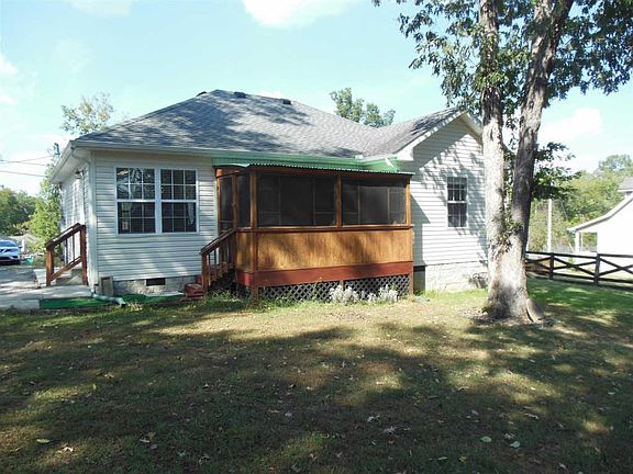 4th image of 370 Elm Ave