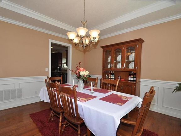 5th image of 3003 Breezewood Ln
