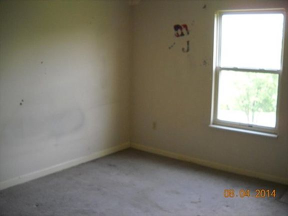 5th image of 918 Sunset Cir
