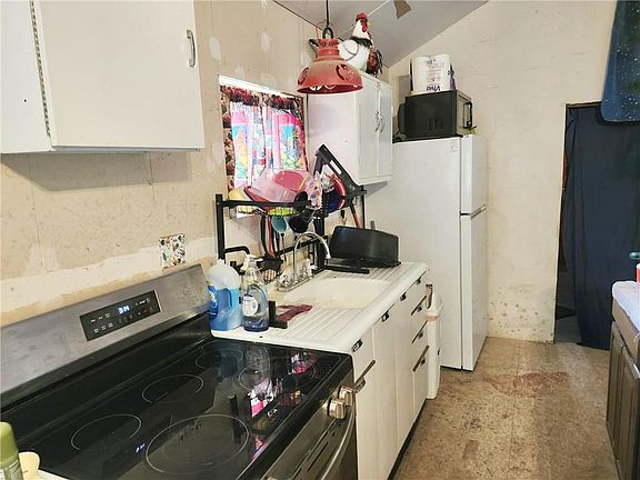 5th image of 314 Huron Ln