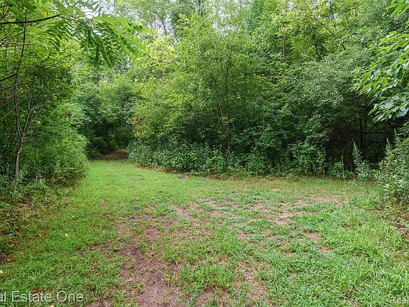 3rd image of 42575 Judd Rd