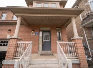 5570 Meadowcrest Ave, Mississauga, ON L5M 0V1