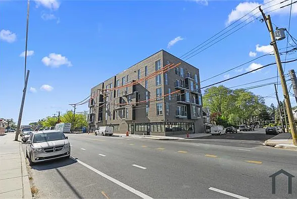 2 bed, $1,650 — Photo 2
