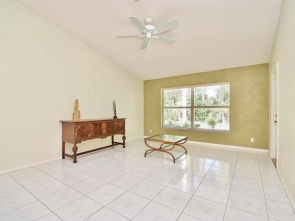 5th image of 15424 Rosaire Lane