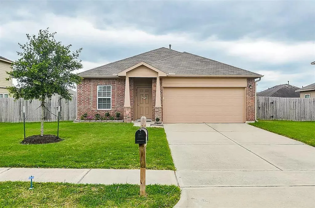 4 bed, 1812 sqft, $2,000 — Photo 2
