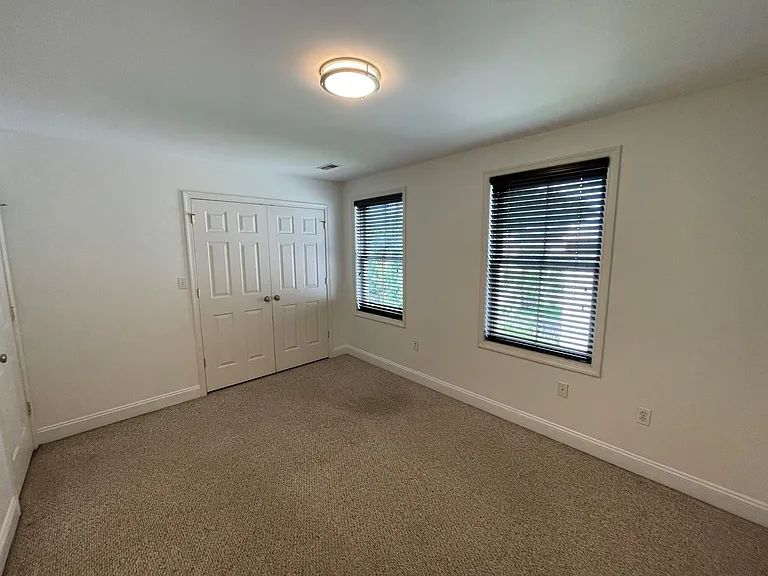406 Leverington Ave #F — Photo 18