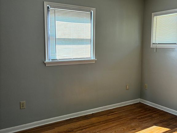 2nd image of 1632 Oakmont Ln