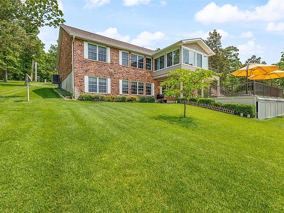 5th image of 13446 Lakewood Dr