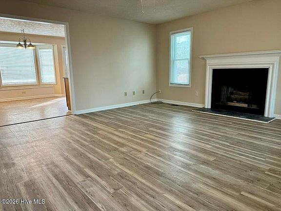 4th image of 1401 Bridgeton Road