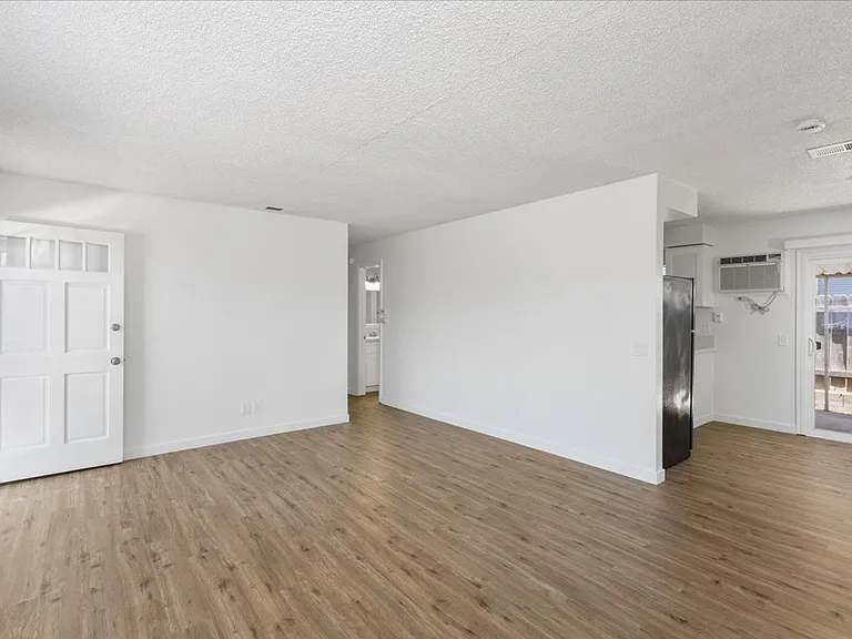 1309 S Juniper St — Photo 3